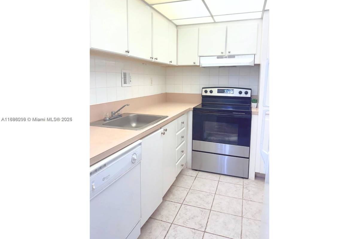 Apartment for rent at 1200 W Ave #408, Miami Beach, FL 33139