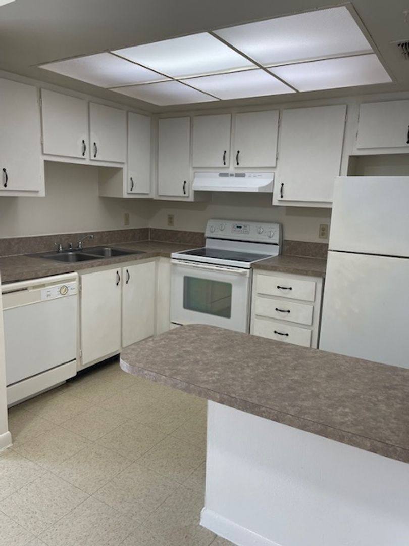 Apartment for rent at 100-200-300 Rex Ave, Lake Worth, FL 33461