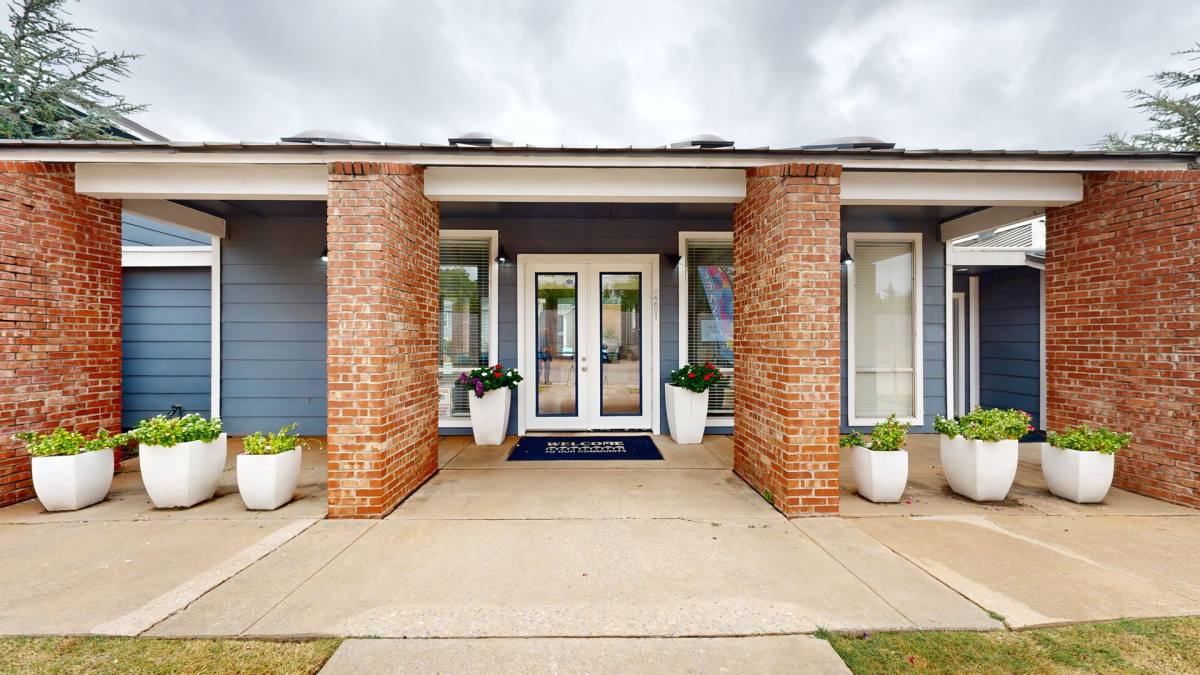 Apartment for rent at 8201 N Rockwell Ave, Oklahoma City, OK 73132