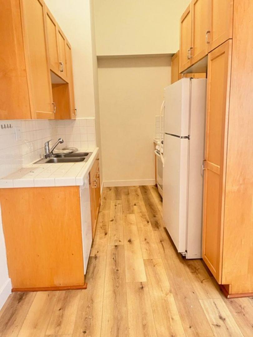 Apartment for rent at 808-812 Westmount Dr, West Hollywood, CA 90069