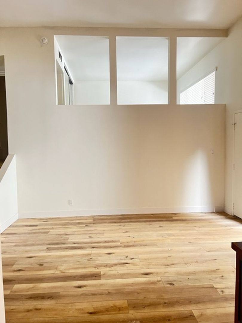 Apartment for rent at 808-812 Westmount Dr, West Hollywood, CA 90069