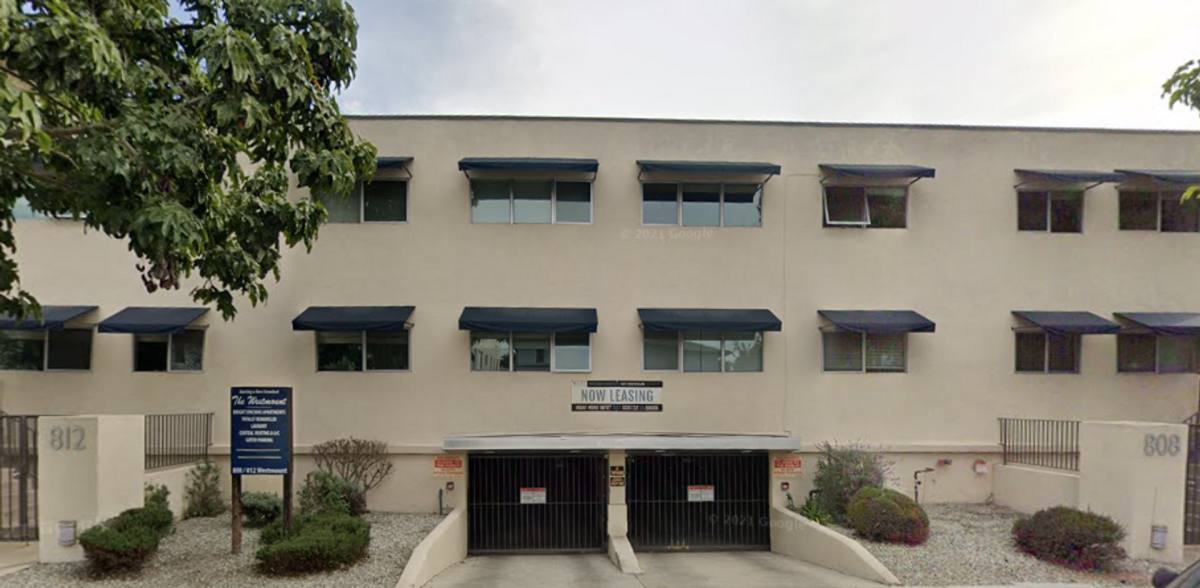 Apartment for rent at 808-812 Westmount Dr, West Hollywood, CA 90069