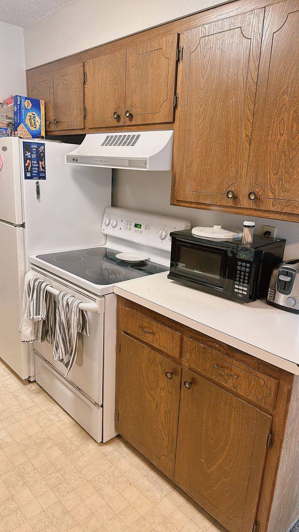 Apartment for rent at 1124 High St, Bellingham, WA 98225