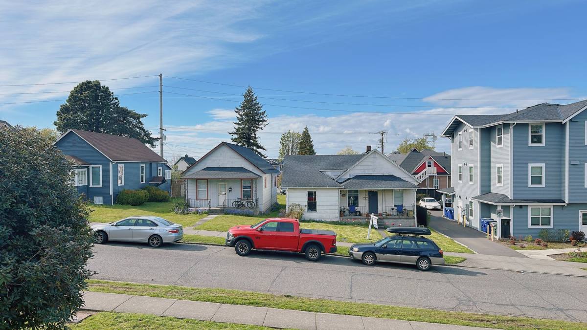 Apartment for rent at 1124 High St, Bellingham, WA 98225