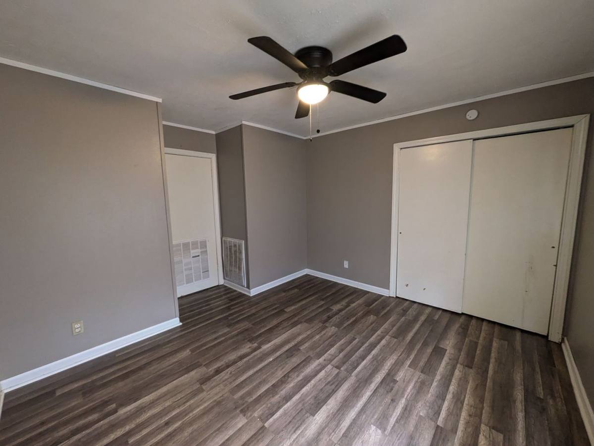 House for rent at 302 Bridalwreath, Orange, TX 77630