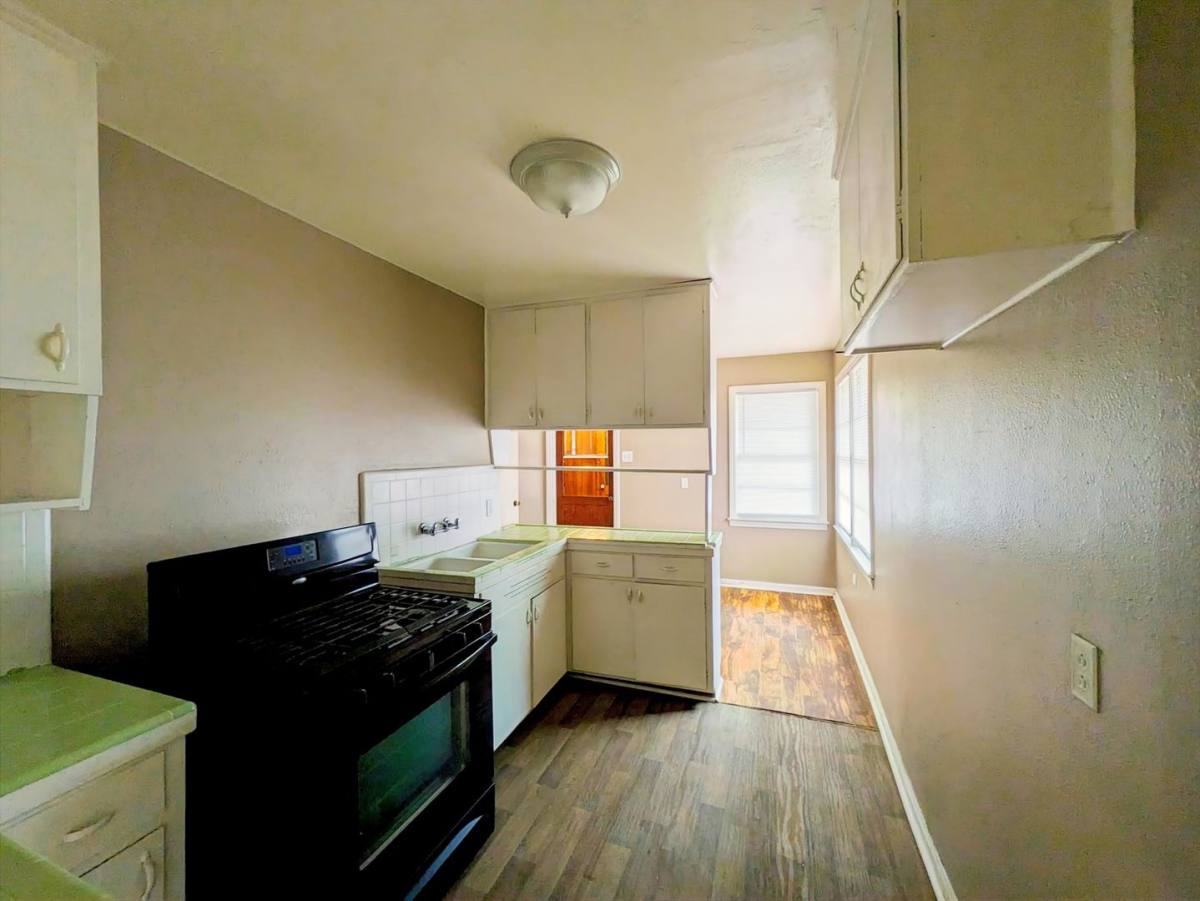 House for rent at 302 Bridalwreath, Orange, TX 77630