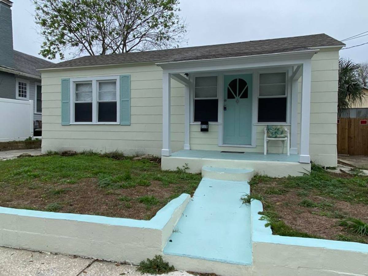 House for rent at 215 N Oleander Ave, Daytona Beach, FL 32118