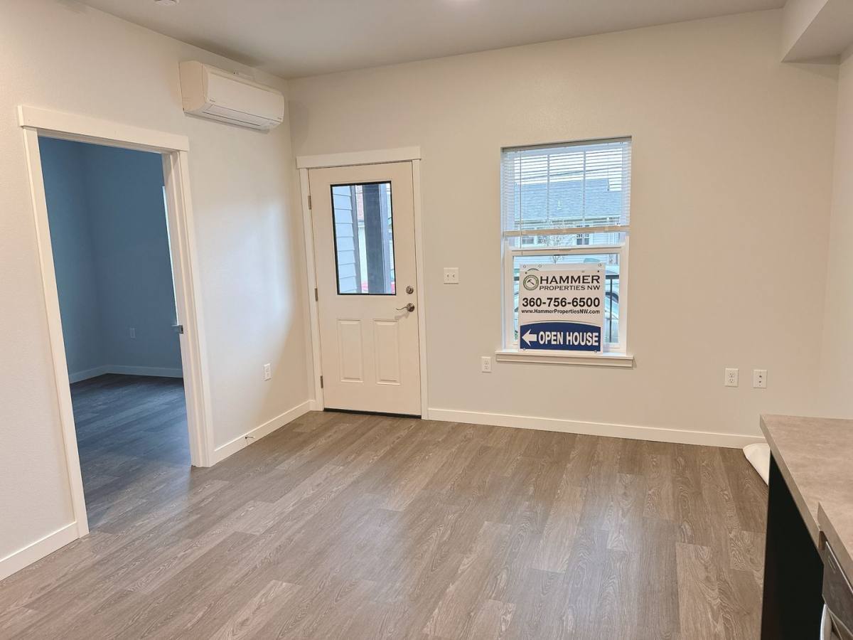 Apartment for rent at 600 E Maple St, Bellingham, WA 98225
