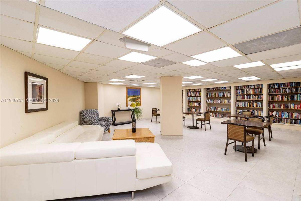 Apartment for rent at 3180 S Ocean Dr #619, Hallandale, FL 33009