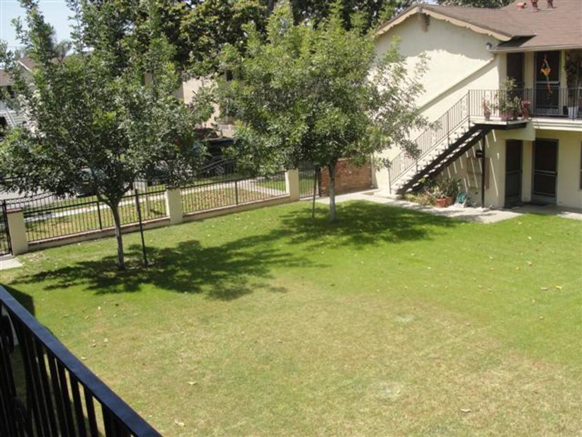 Apartment for rent at 2325 2331 E Santa Fe Ave, Fullerton, CA 92831