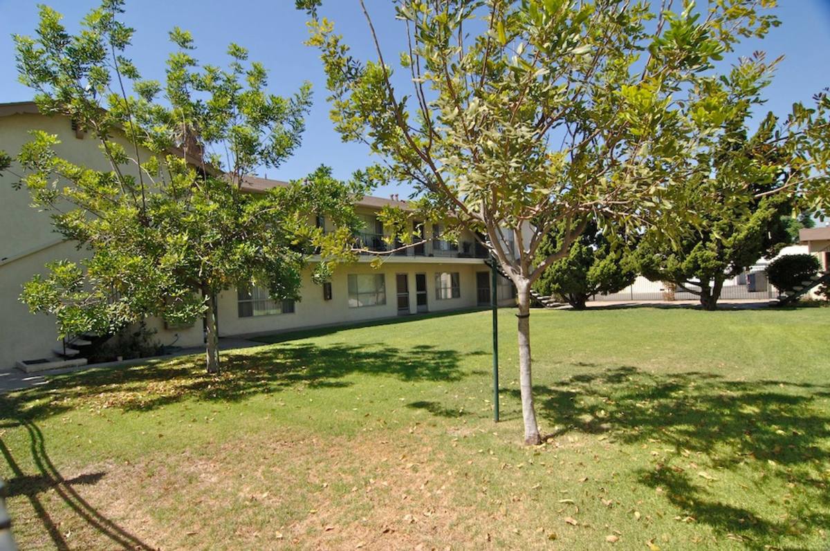 Apartment for rent at 2325 2331 E Santa Fe Ave, Fullerton, CA 92831