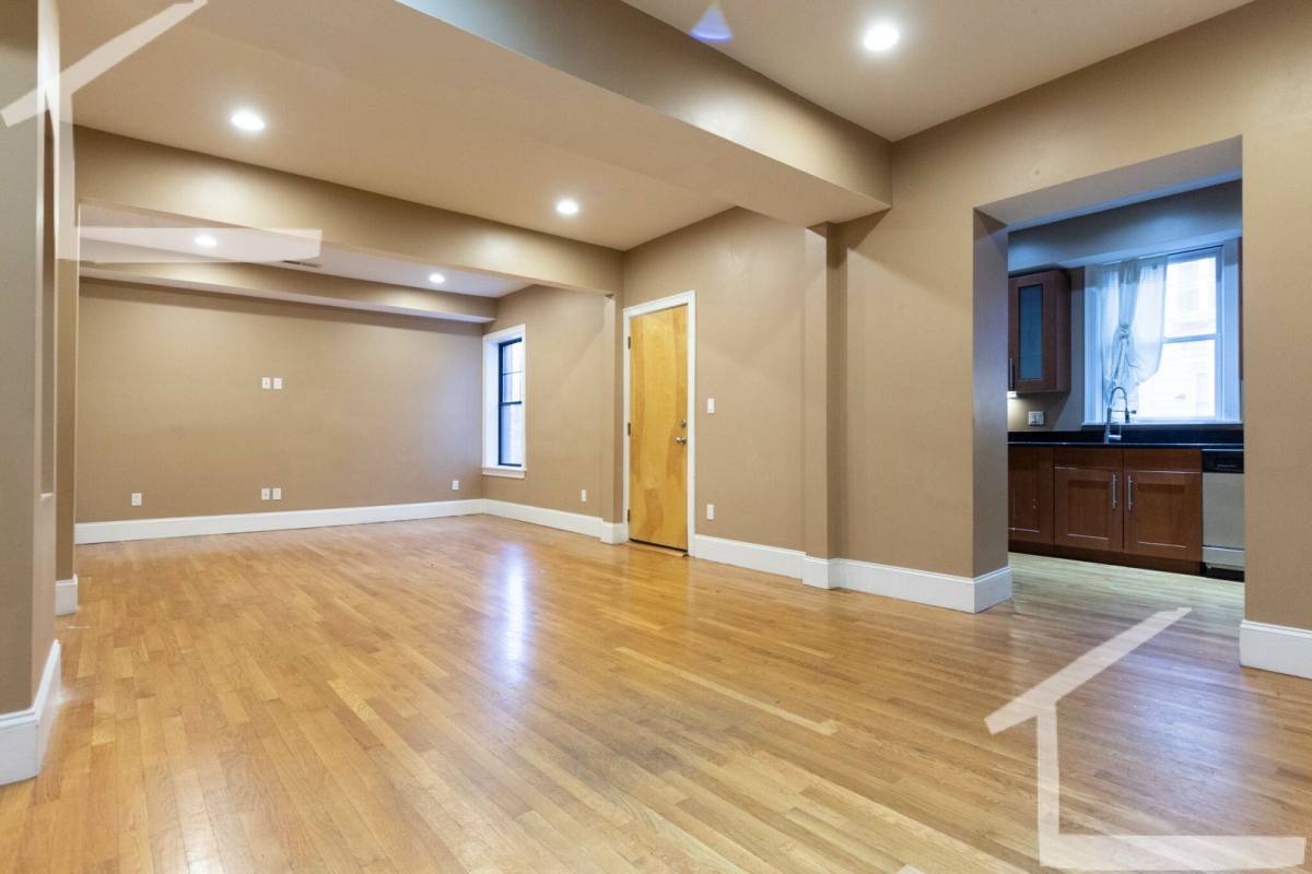 Apartment for rent at 1590 Beacon St #3C, Brookline, MA 02446