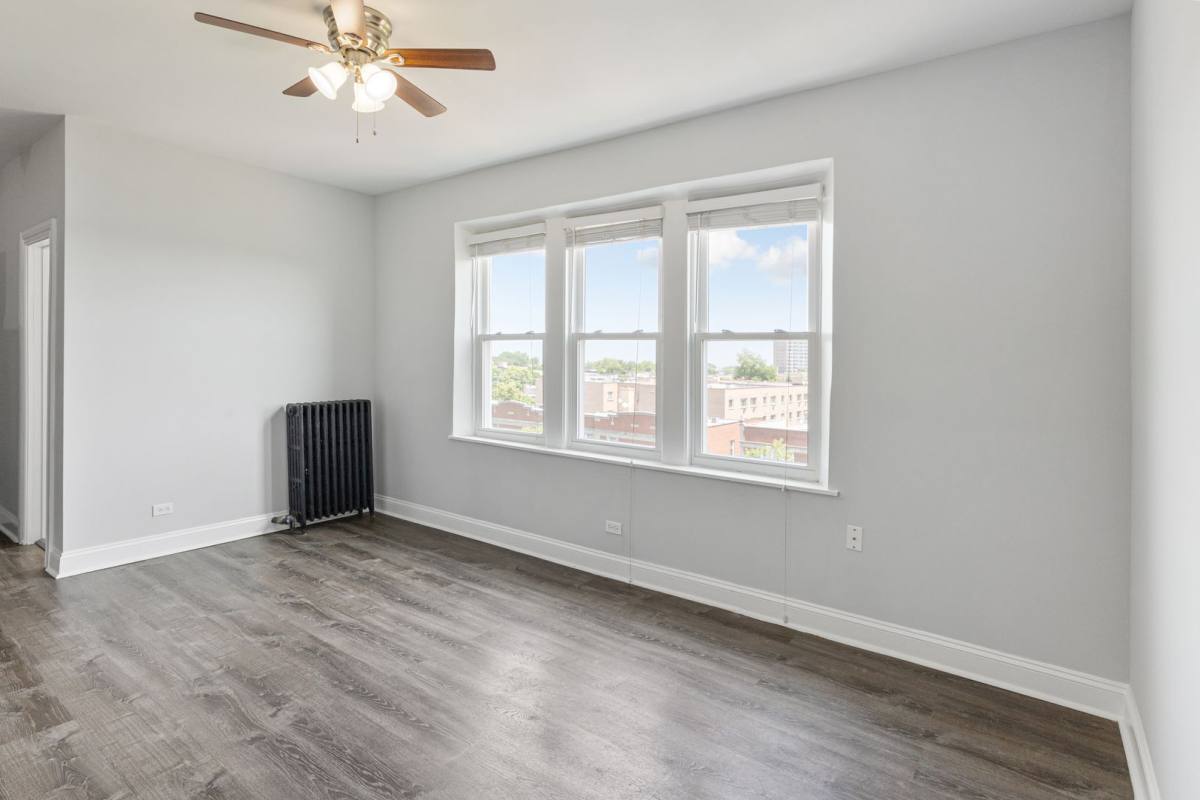 Apartment for rent at 1608 W Sherwin Ave, Chicago, IL 60626