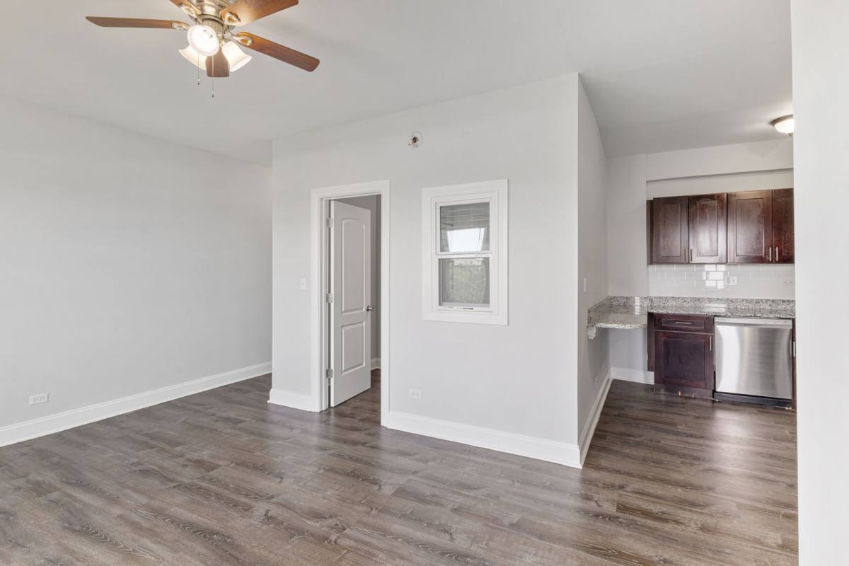 Apartment for rent at 1608 W Sherwin Ave, Chicago, IL 60626