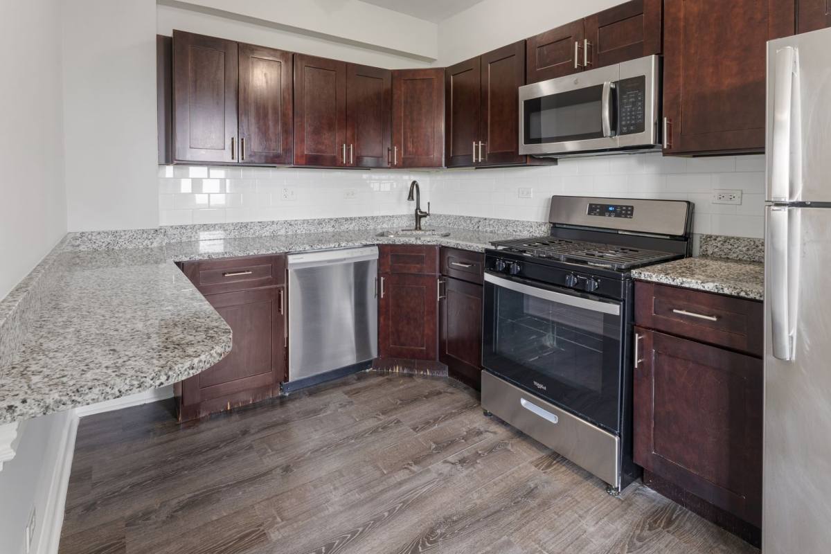 Apartment for rent at 1608 W Sherwin Ave, Chicago, IL 60626