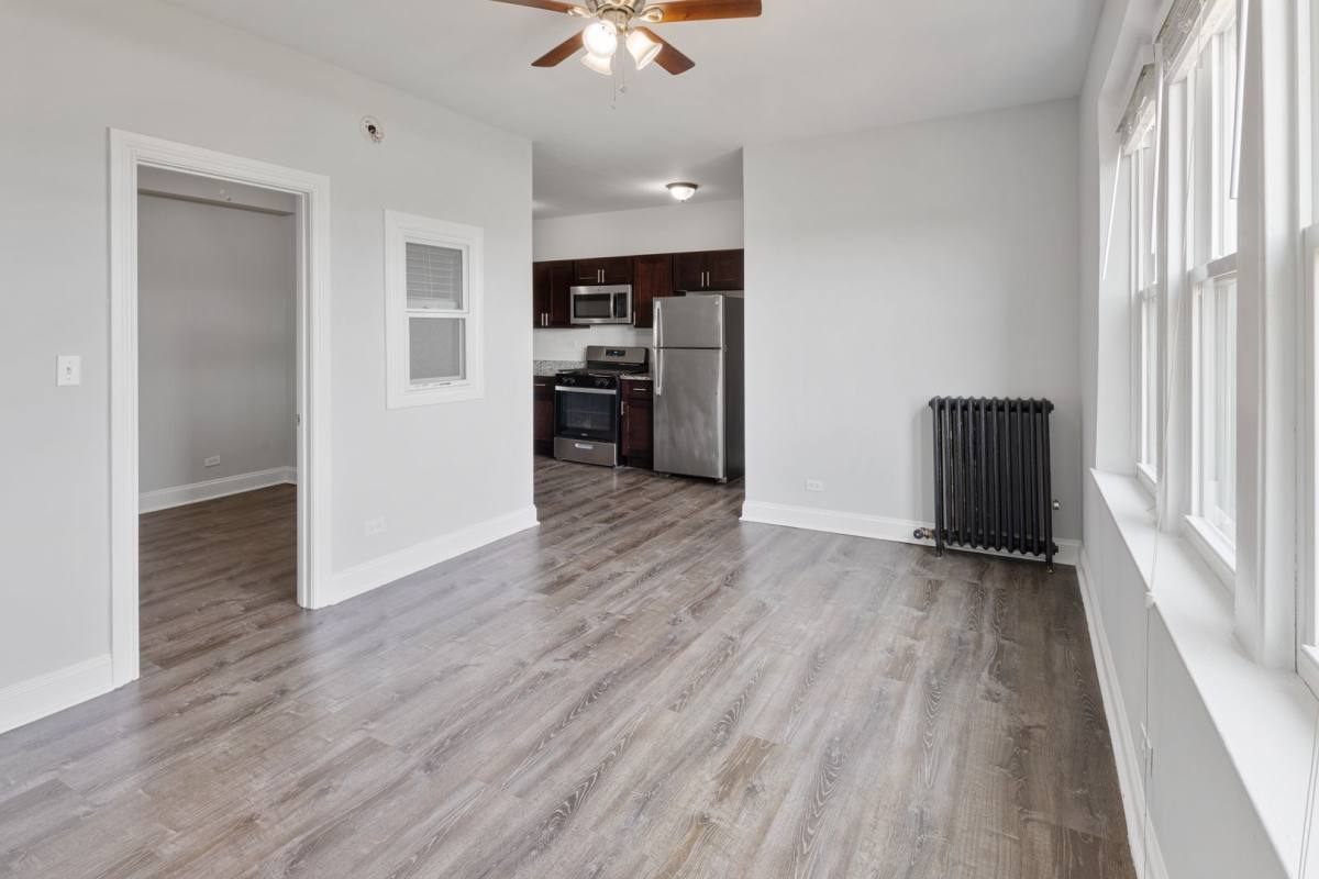 Apartment for rent at 1608 W Sherwin Ave, Chicago, IL 60626