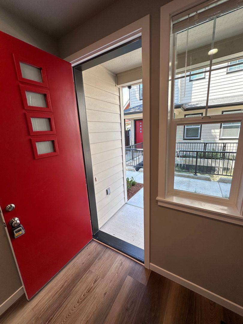 Townhouse for rent at 338 E 12th Ave, Eugene, OR 97401