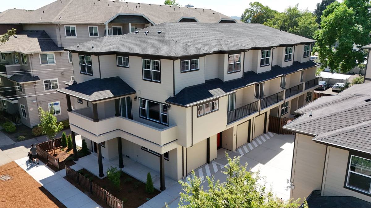 Townhouse for rent at 338 E 12th Ave, Eugene, OR 97401