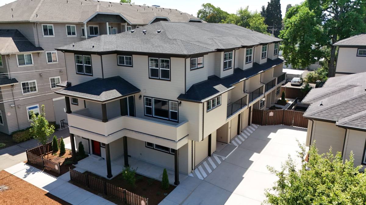 Townhouse for rent at 338 E 12th Ave, Eugene, OR 97401