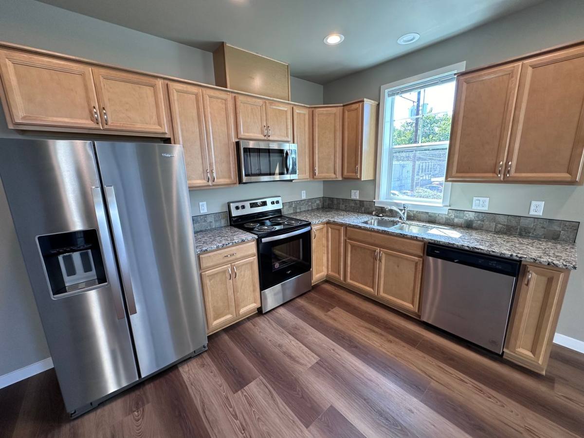 Townhouse for rent at 338 E 12th Ave, Eugene, OR 97401