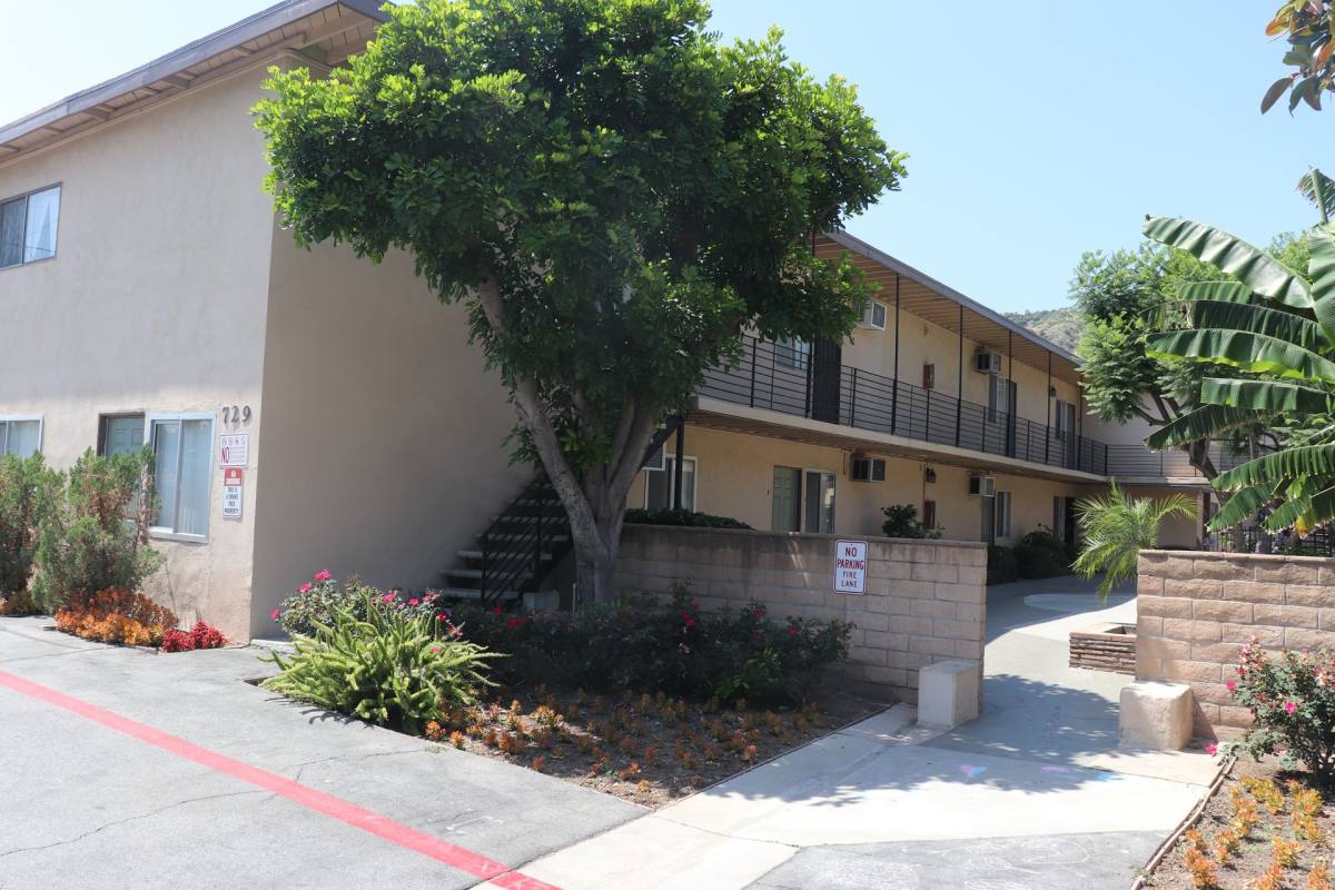 Apartment for rent at 729-733 W Foothill Blvd, Monrovia, CA 91016