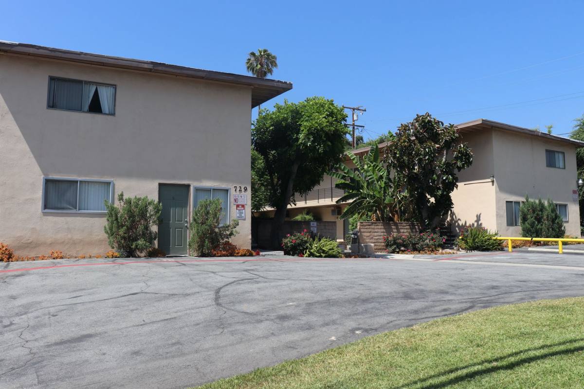 Apartment for rent at 729-733 W Foothill Blvd, Monrovia, CA 91016