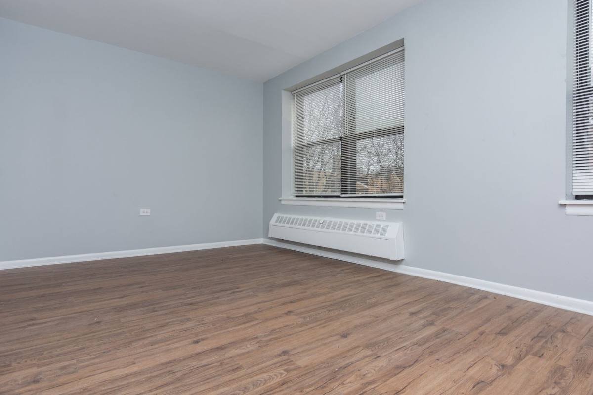 Apartment for rent at 7836 S Shore Dr, Chicago, IL 60649