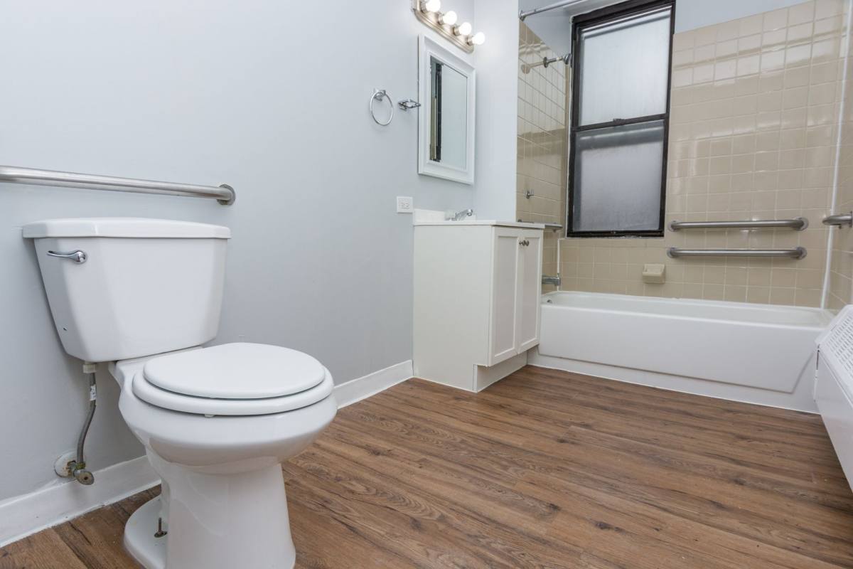 Apartment for rent at 7836 S Shore Dr, Chicago, IL 60649