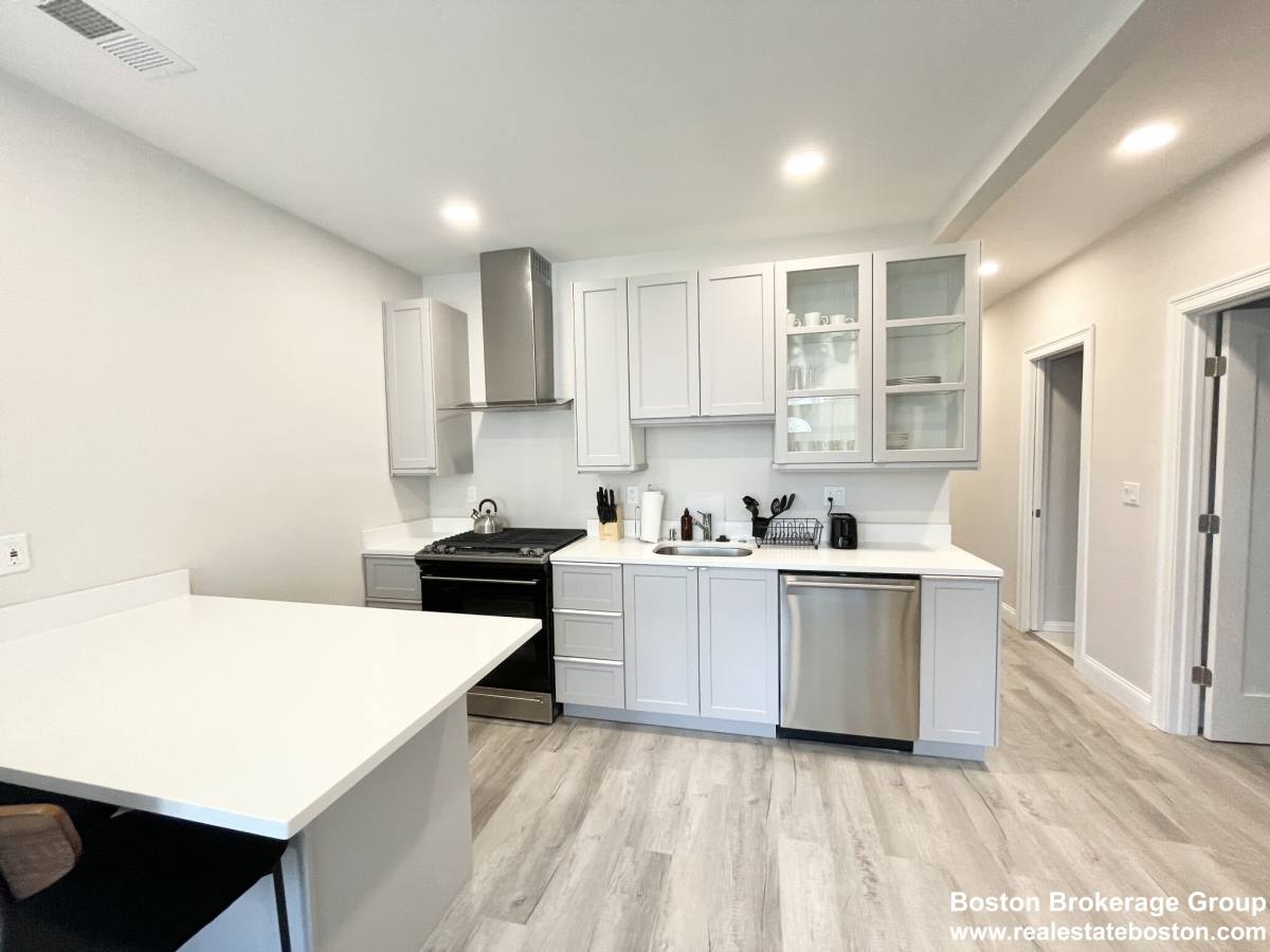 Apartment for rent at 23 Newport St #2, Dorchester, MA 02125