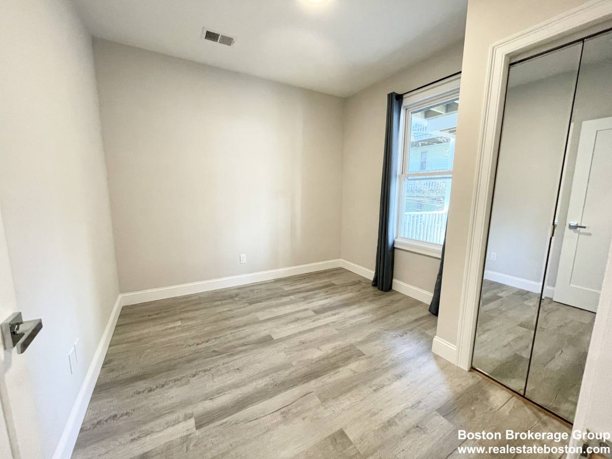 Apartment for rent at 23 Newport St #2, Dorchester, MA 02125
