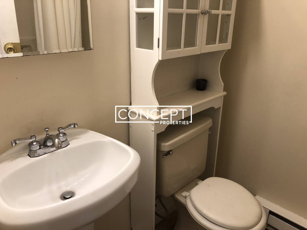 Apartment for rent at 896 Huntington Ave #4, Boston, MA 02115