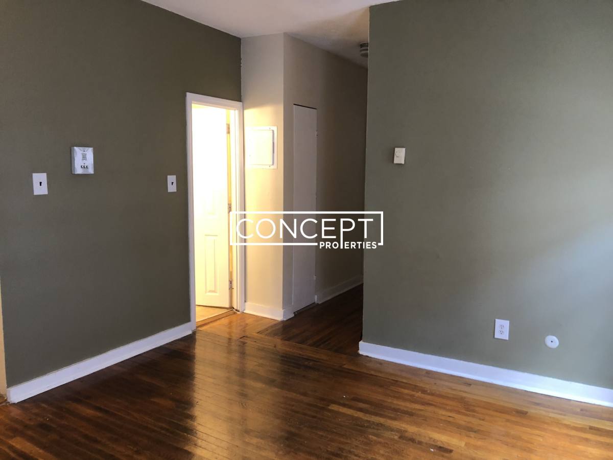 Apartment for rent at 896 Huntington Ave #4, Boston, MA 02115