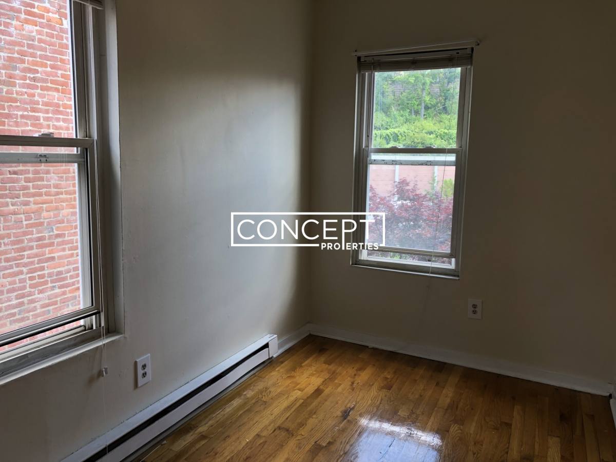 Apartment for rent at 896 Huntington Ave #4, Boston, MA 02115