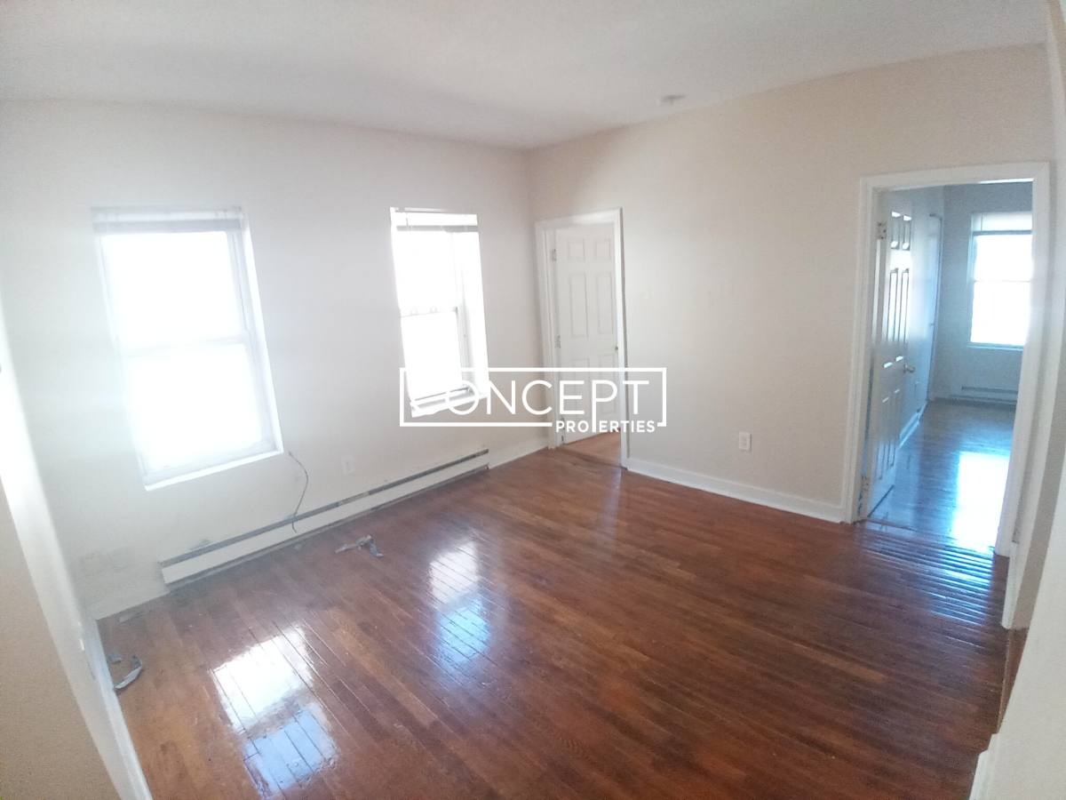 Apartment for rent at 896 Huntington Ave #4, Boston, MA 02115