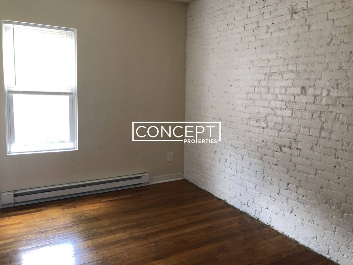 Apartment for rent at 896 Huntington Ave #4, Boston, MA 02115