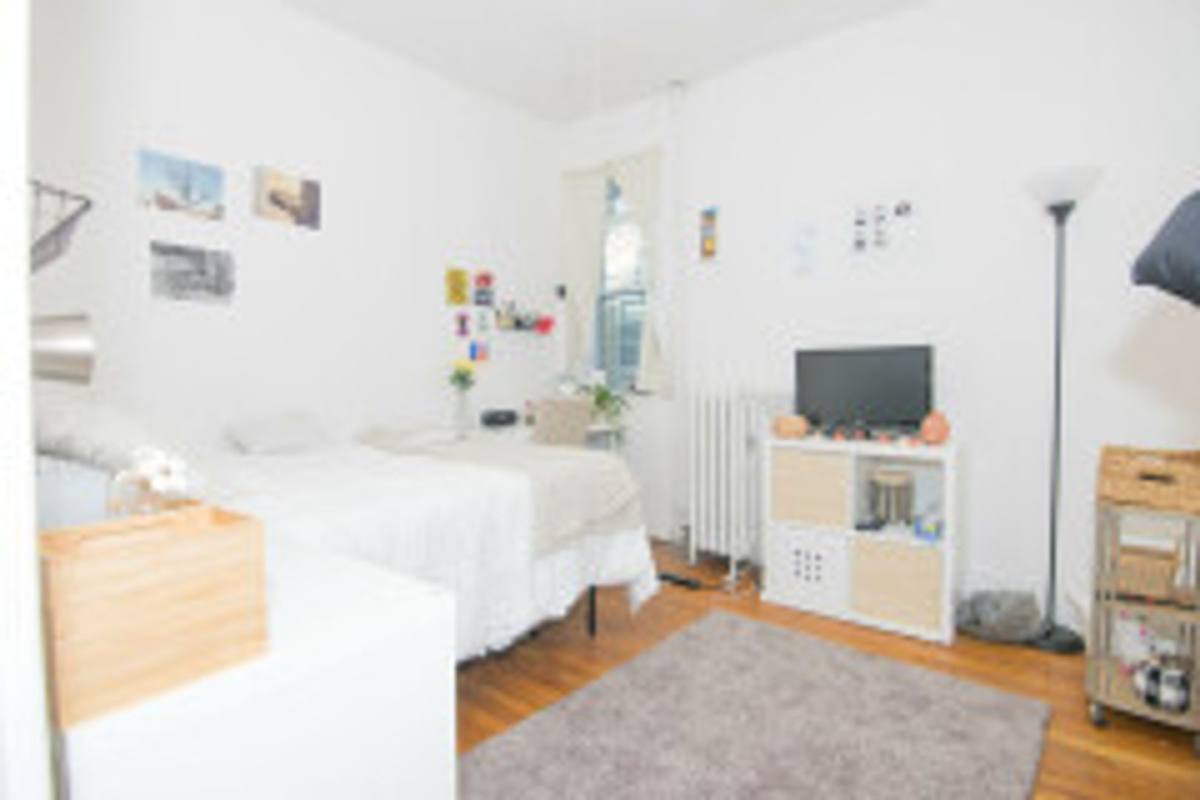 Apartment for rent at 56 Brighton Ave #2, Allston, MA 02134