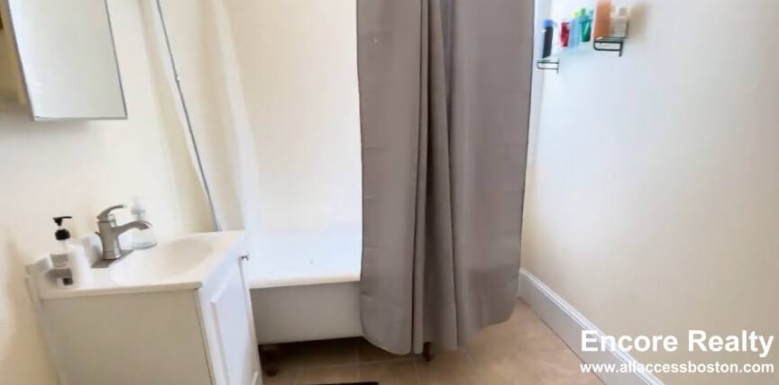 Apartment for rent at 883 Huntington Ave #5, Boston, MA 02115