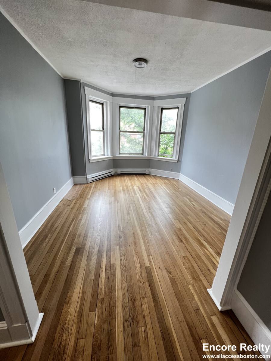 Apartment for rent at 883 Huntington Ave #5, Boston, MA 02115