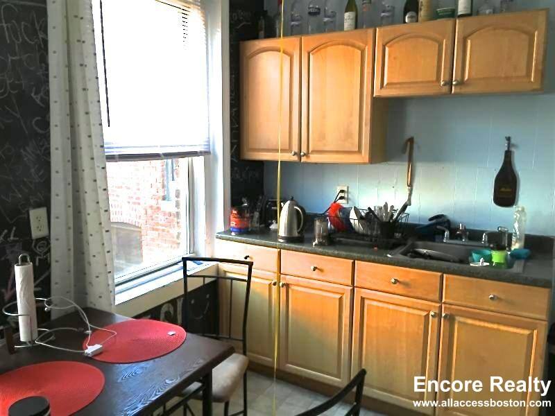Apartment for rent at 881 Huntington Ave #10, Boston, MA 02115