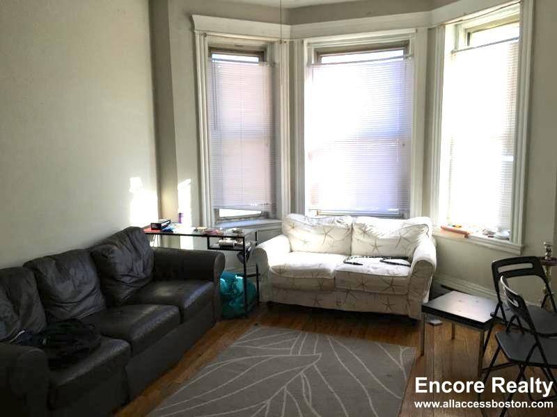 Apartment for rent at 881 Huntington Ave #10, Boston, MA 02115