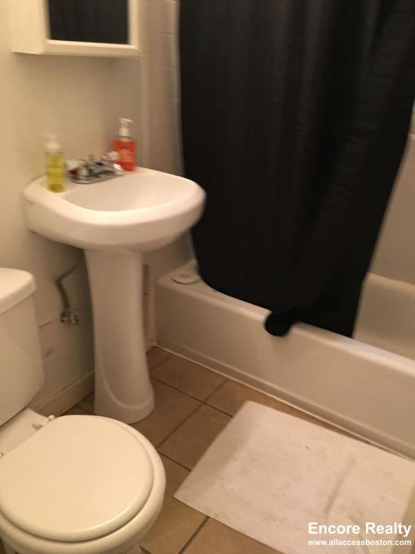 Apartment for rent at 881 Huntington Ave #10, Boston, MA 02115