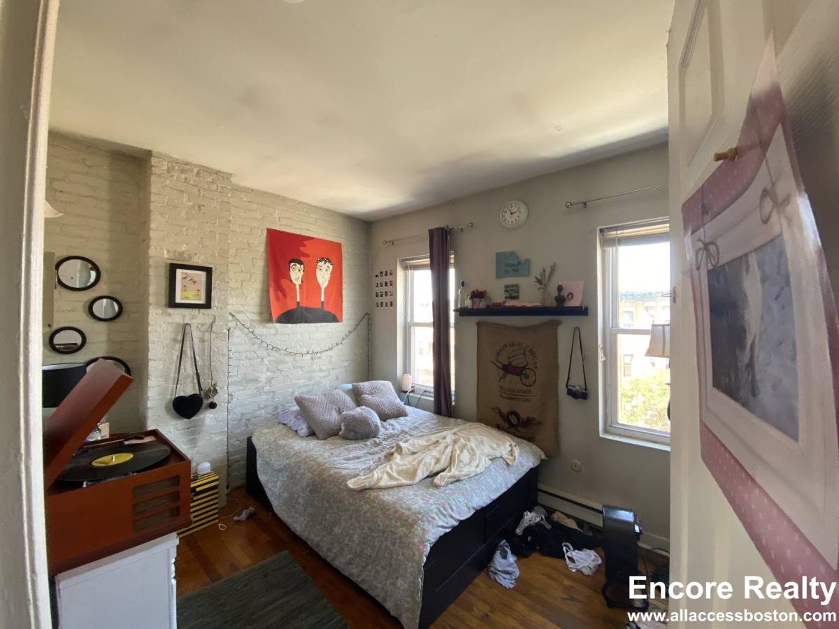 Apartment for rent at 886 Huntington Ave #7, Boston, MA 02115