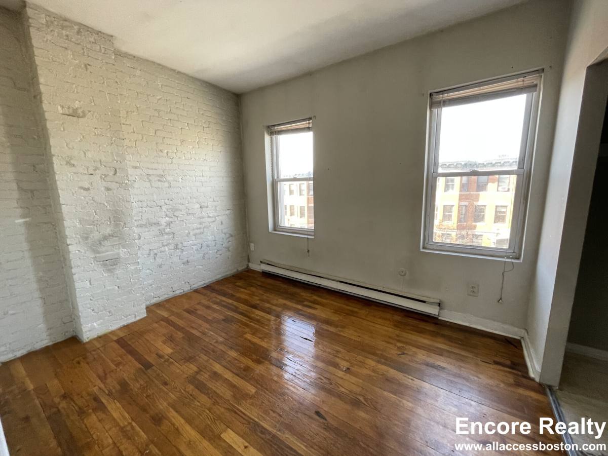 Apartment for rent at 886 Huntington Ave #7, Boston, MA 02115
