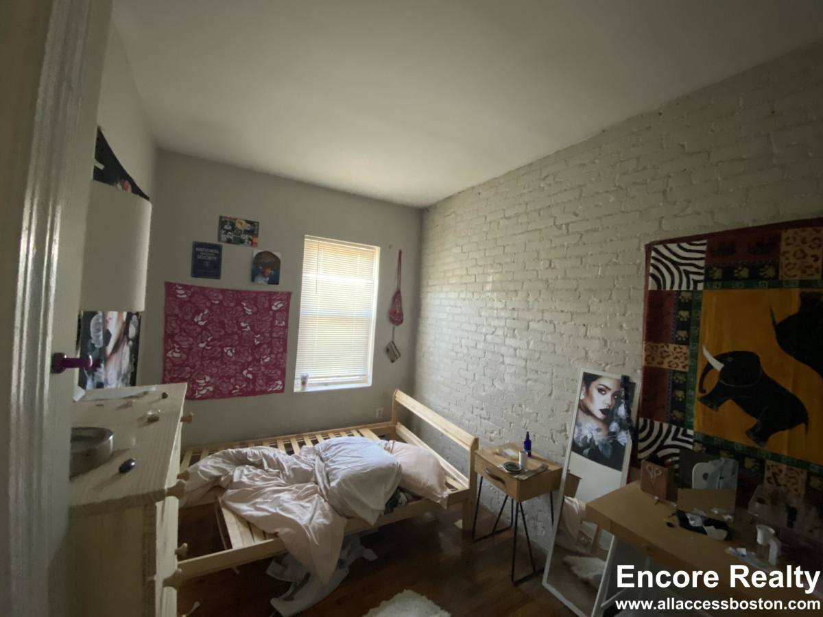 Apartment for rent at 886 Huntington Ave #7, Boston, MA 02115