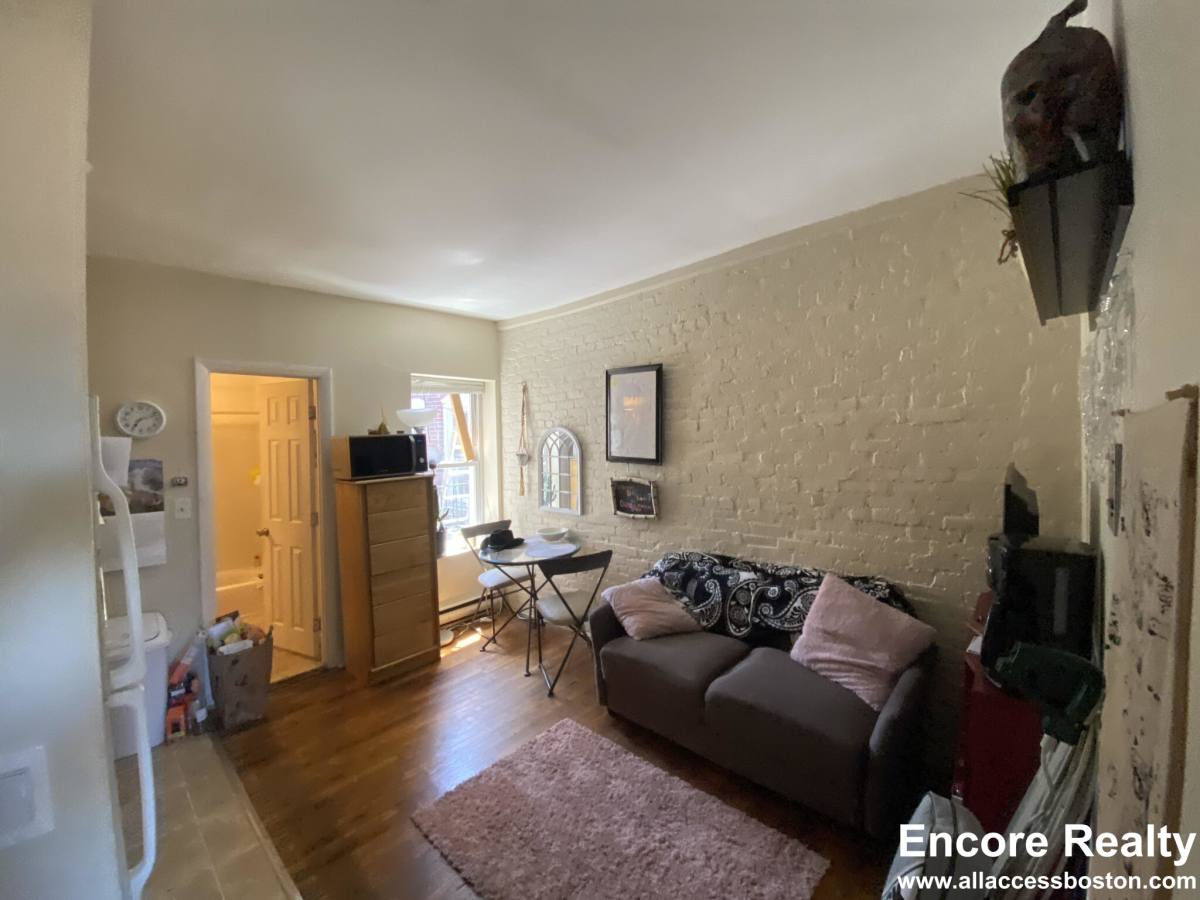 Apartment for rent at 886 Huntington Ave #7, Boston, MA 02115