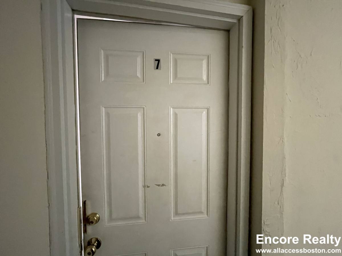 Apartment for rent at 886 Huntington Ave #7, Boston, MA 02115