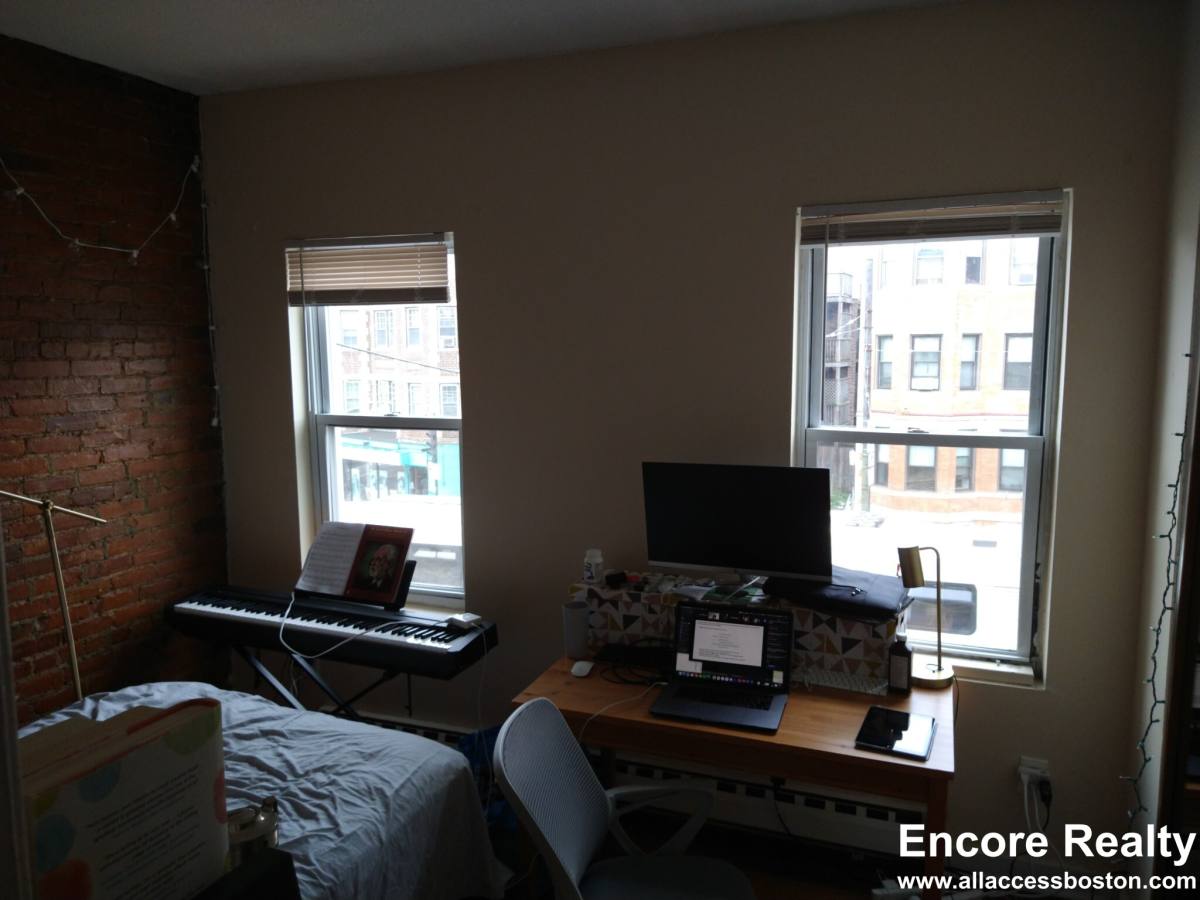 Apartment for rent at 894 Huntington Ave #5, Boston, MA 02115