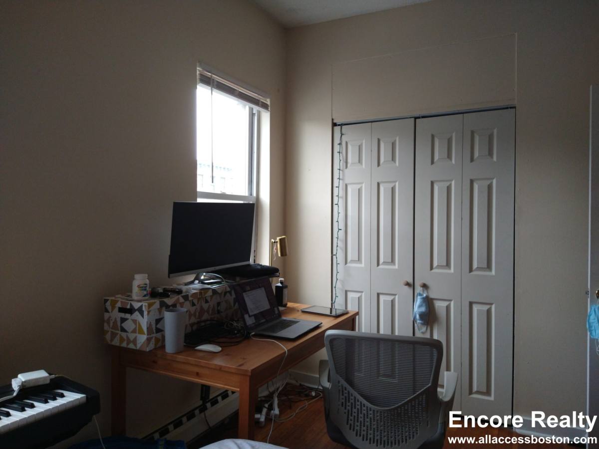 Apartment for rent at 894 Huntington Ave #5, Boston, MA 02115