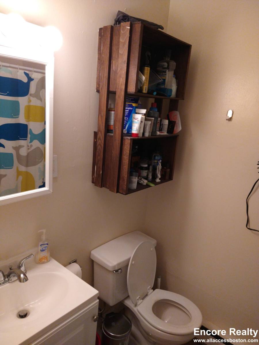 Apartment for rent at 894 Huntington Ave #5, Boston, MA 02115