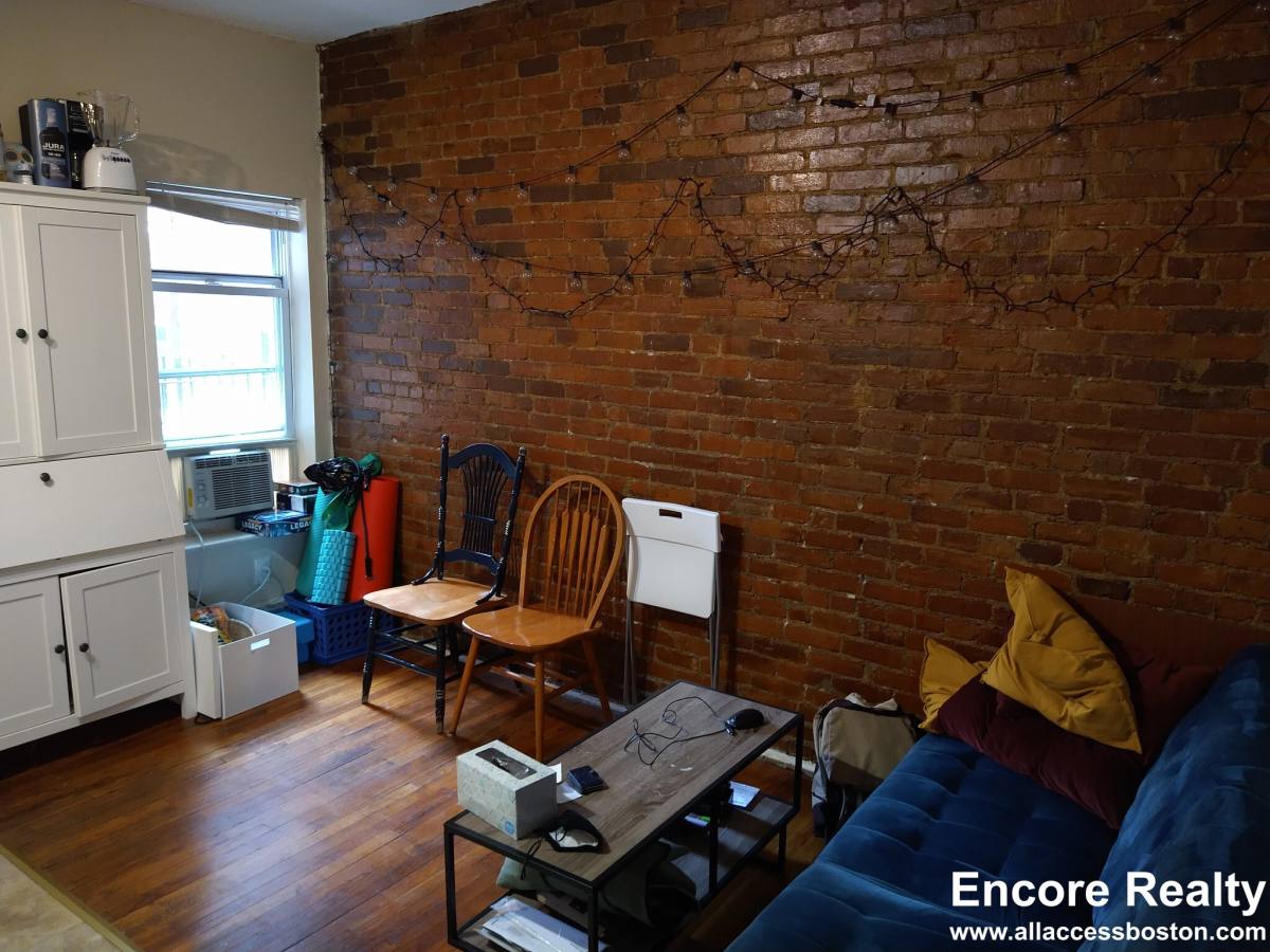 Apartment for rent at 894 Huntington Ave #5, Boston, MA 02115